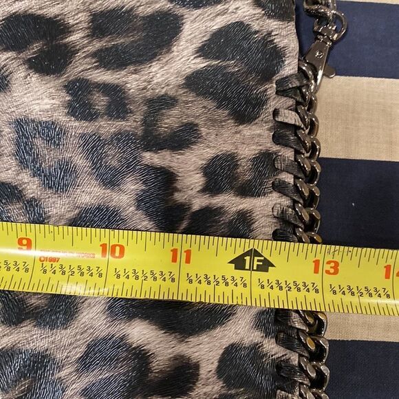 Carlos Santana cheetah print metal chain strap shoulder bag - Picture 8 of 10